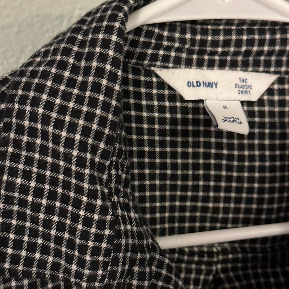 Lightweight black and white flannel